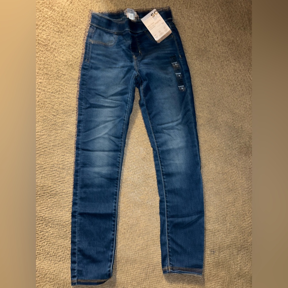 Mid Rise Pull on Jeggings